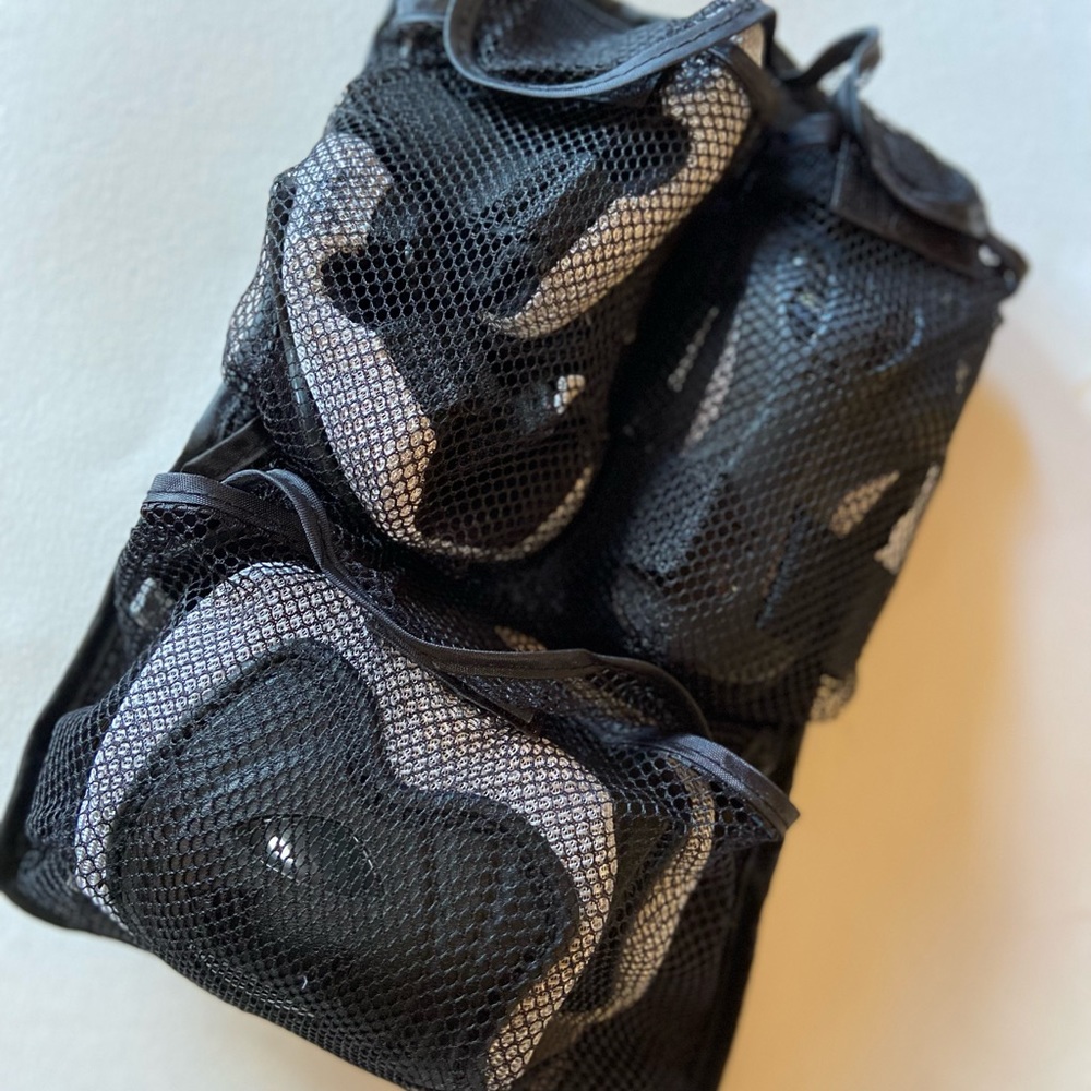 For Young Skateboarders! K2 Skate Six piece Junior Pad Set Worn Once! bag incld